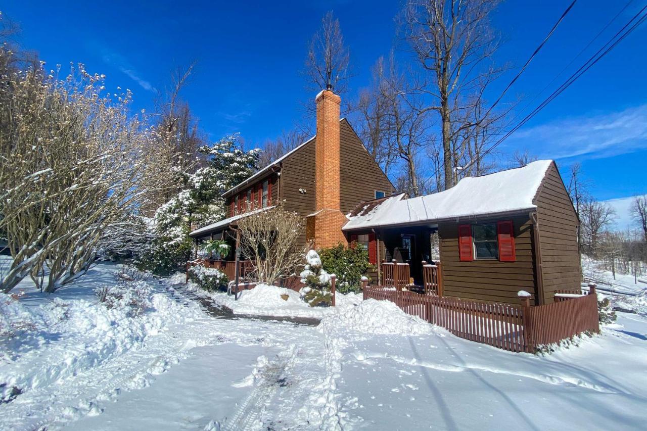 Modern Mountain Retreat With Deck And Hot Tub! Villa Chester Gap Dış mekan fotoğraf